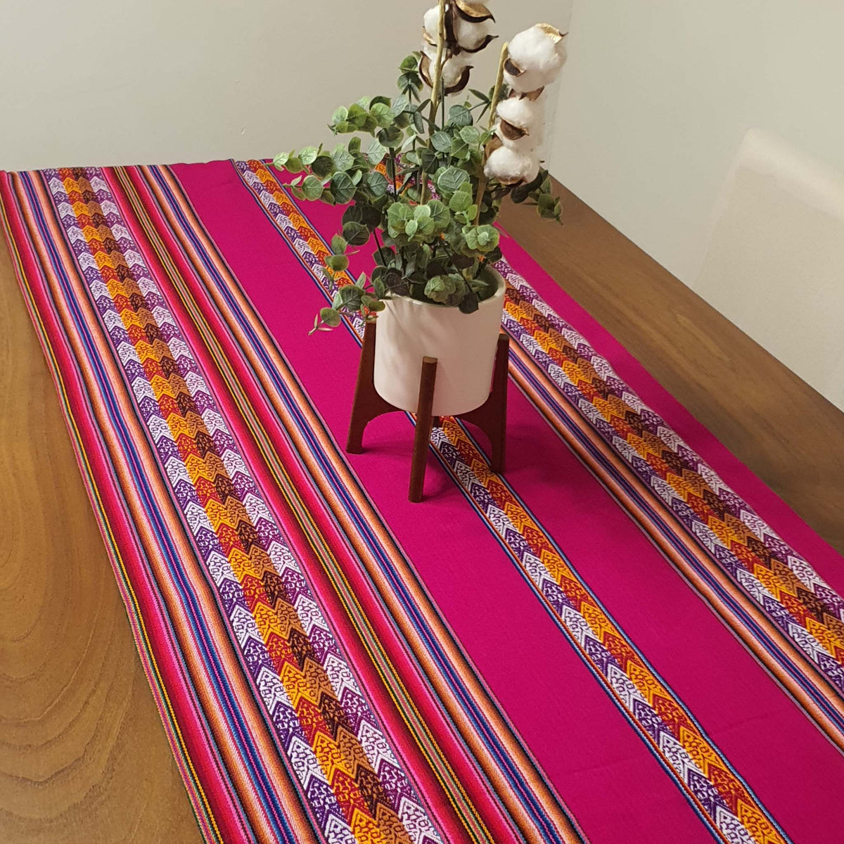 table runner, camino de mesa, hot pink, rosa peruano, Andean, South America, Cusco, Cuzco, Peruvian table runner, tablecloths, rubi red