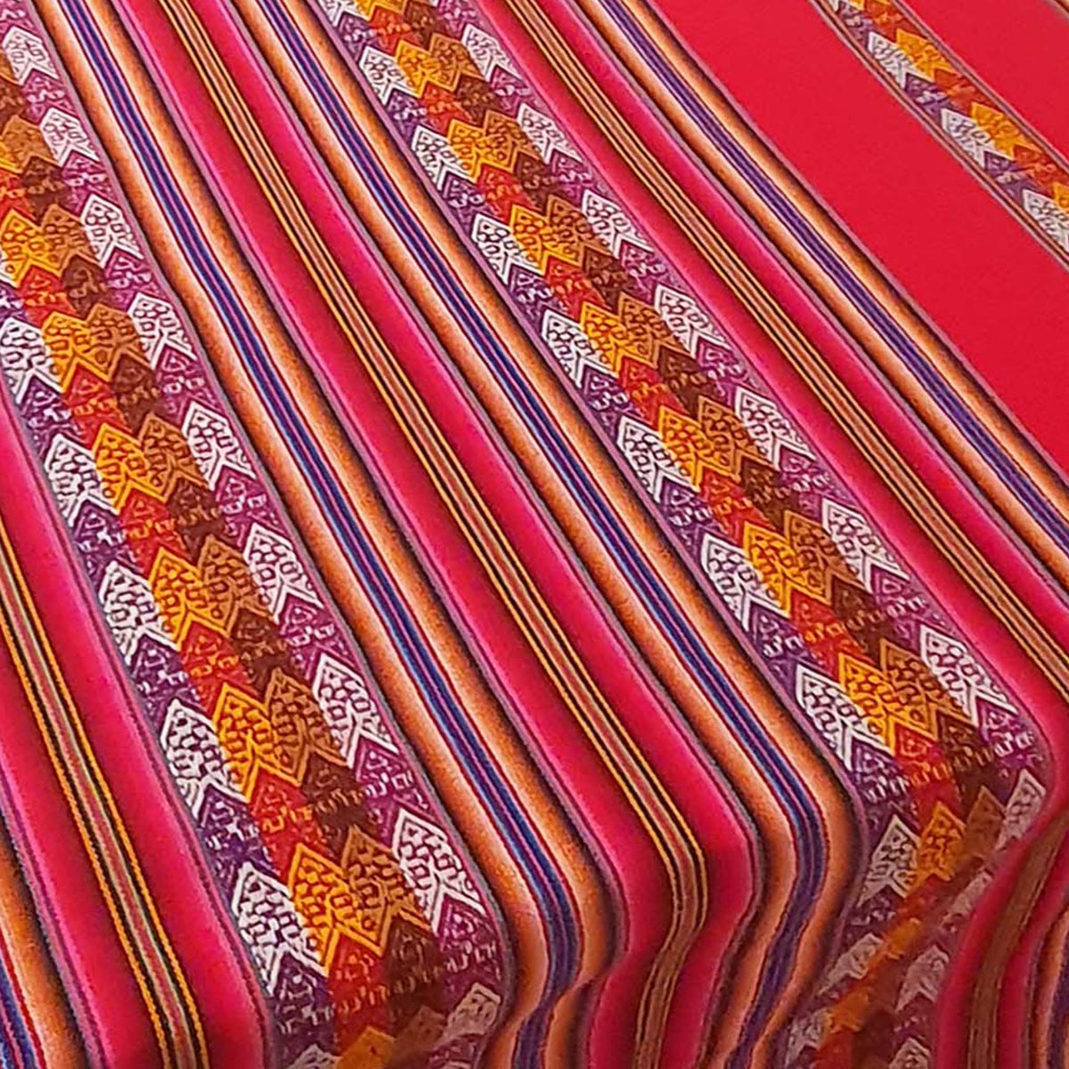 Andean blanket, red, close up