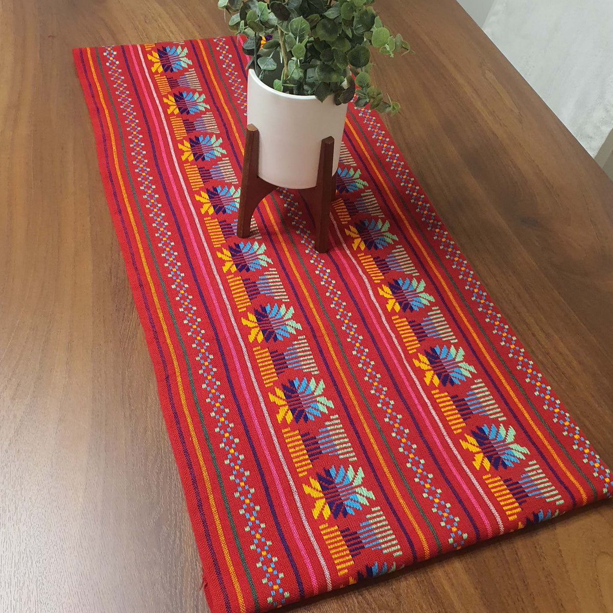 camino de mesa, Mexicano, rojo, bordado, Maya, Azteca, Rojo, table runner, red, Mexican, Mayan, Aztec, embroidered, cambaya