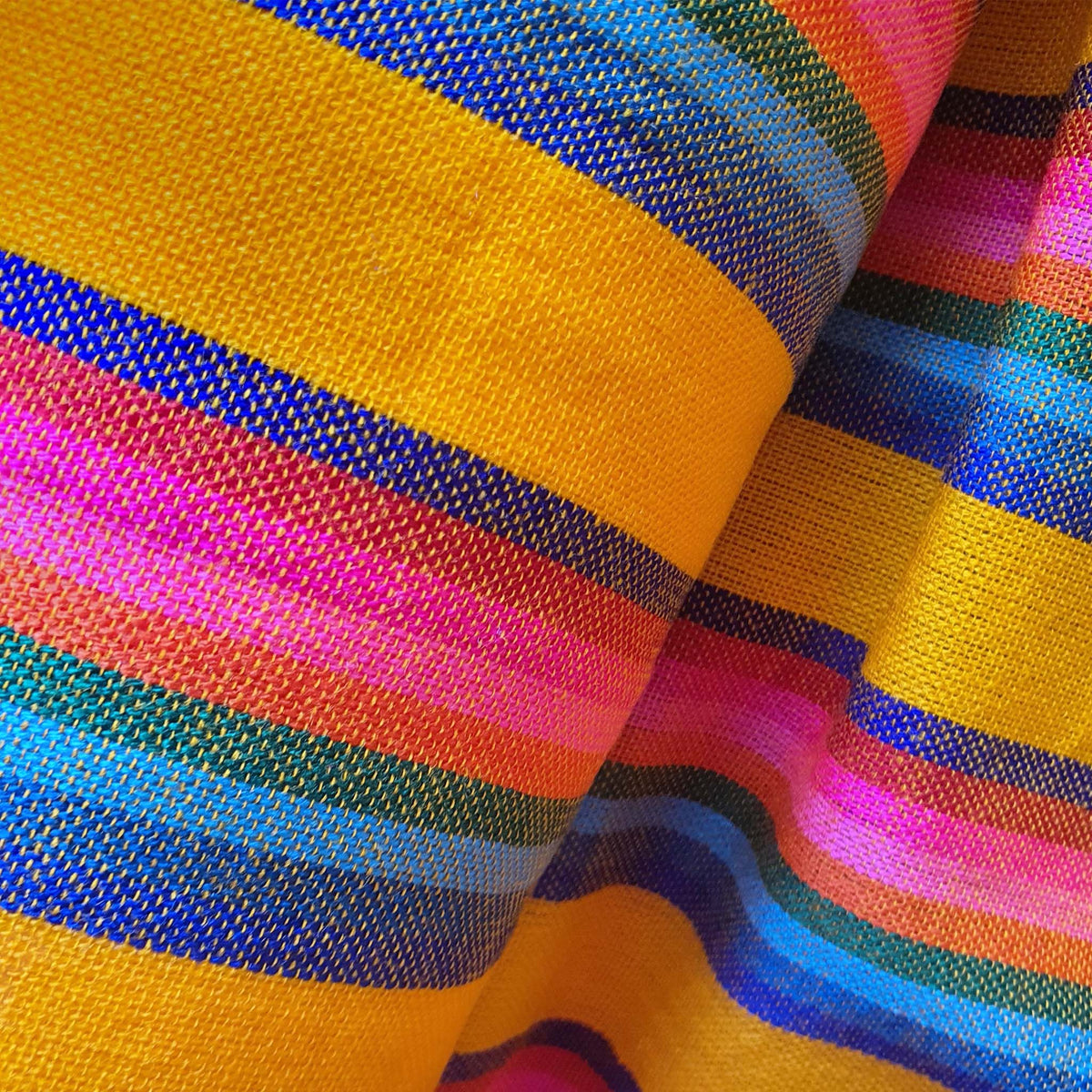 altar, ofrenda, table runner, camino de mesa, mantel, tablecloth, day of dead, shelf, small, orange, cempasuchil, color, mango