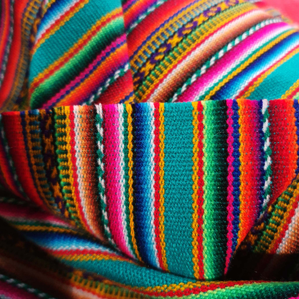 aguayo, by the yard, peruvian fabric, andean, andinas, peruanas, peruvian fabric, by yard, verde, green, emeral, teal
