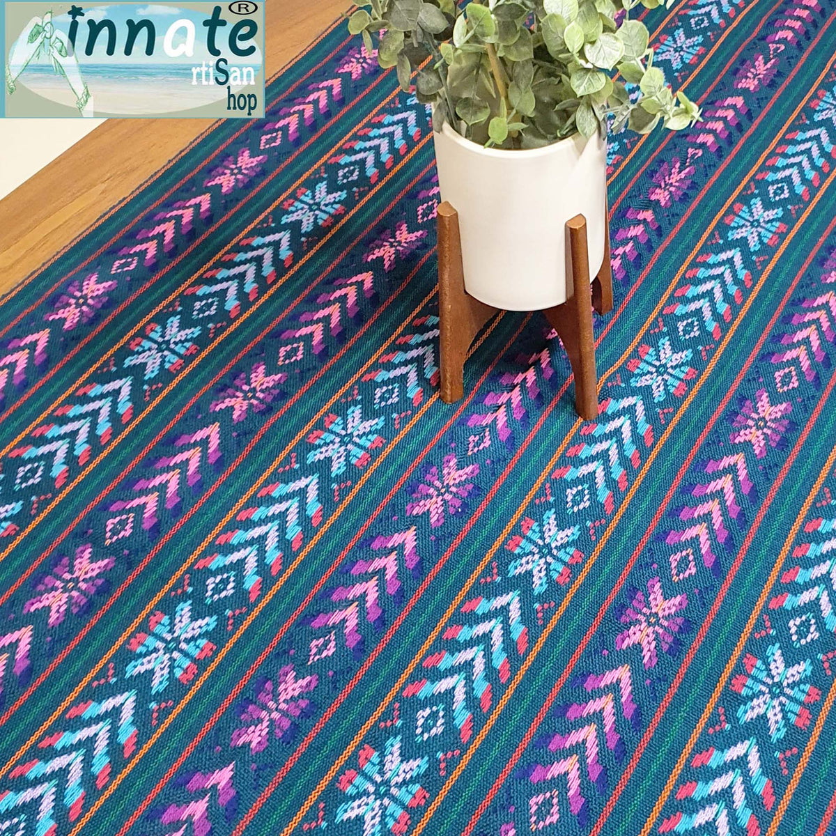 Mexican table runner, green table runner, camino de mesa verde, Mexicano, navidad, innate artisan shop, floral table runner, cambaya, hecho en telar, a mano, handmade, loom made, artisan, made in Mexico