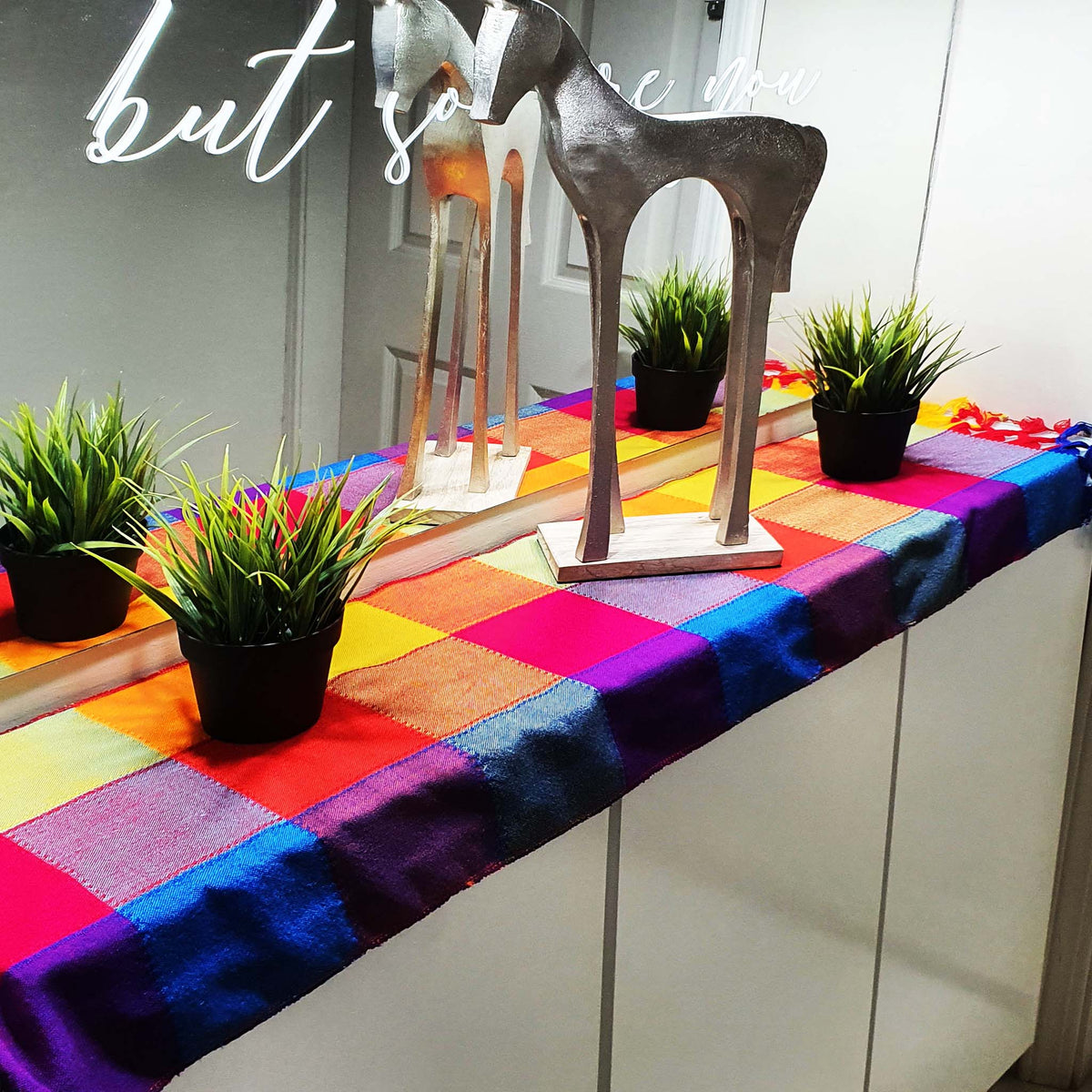 foyer, entryway, mesa de entrada, table runner, camino de mesa, Mexicano, plaid, vivid colors, colores vivos, alegre, innate artisan shop, Mexican table runners