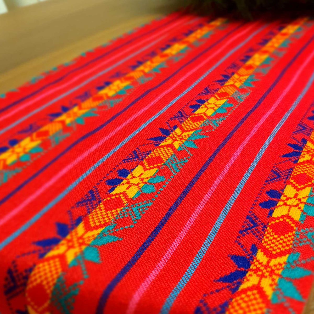 mantel rojo, red table runner, Mexican, cambaya, Aztec, floral, woven, Mexico decor, Mexican table runner, mantel Mexicano rojo