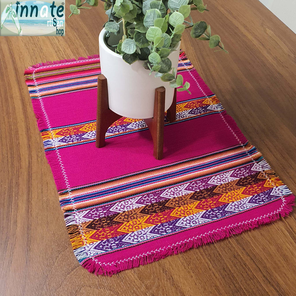 table topper, magenta, andean, Inca, South America, centro de mesa, tela, Andino, fuchsia